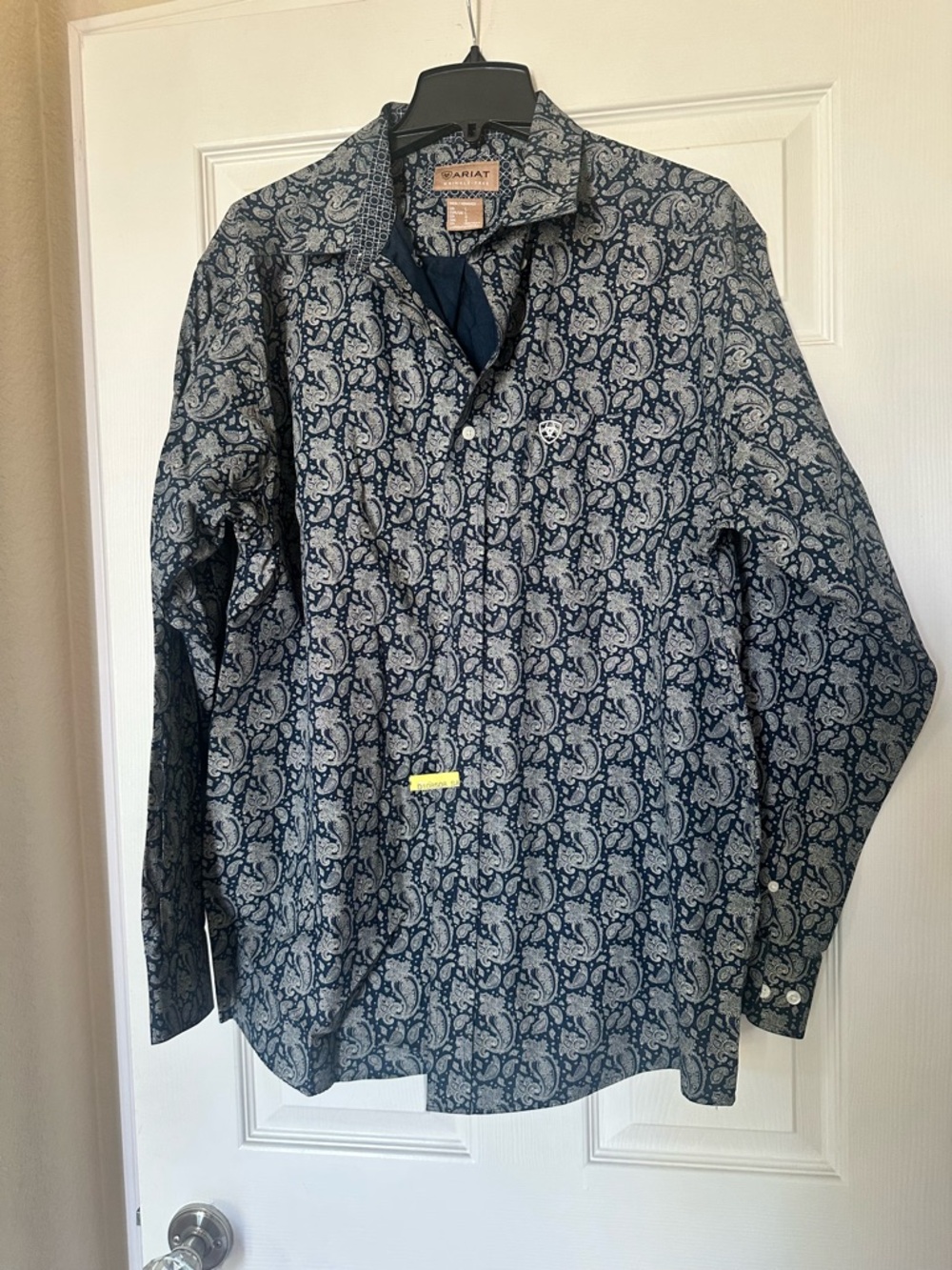 Ariat Men's Navy Paisley Button-Down Shirt size large